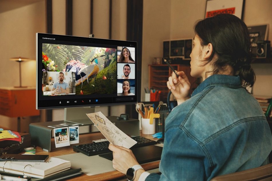 ViewFinity S9 product-family photograph